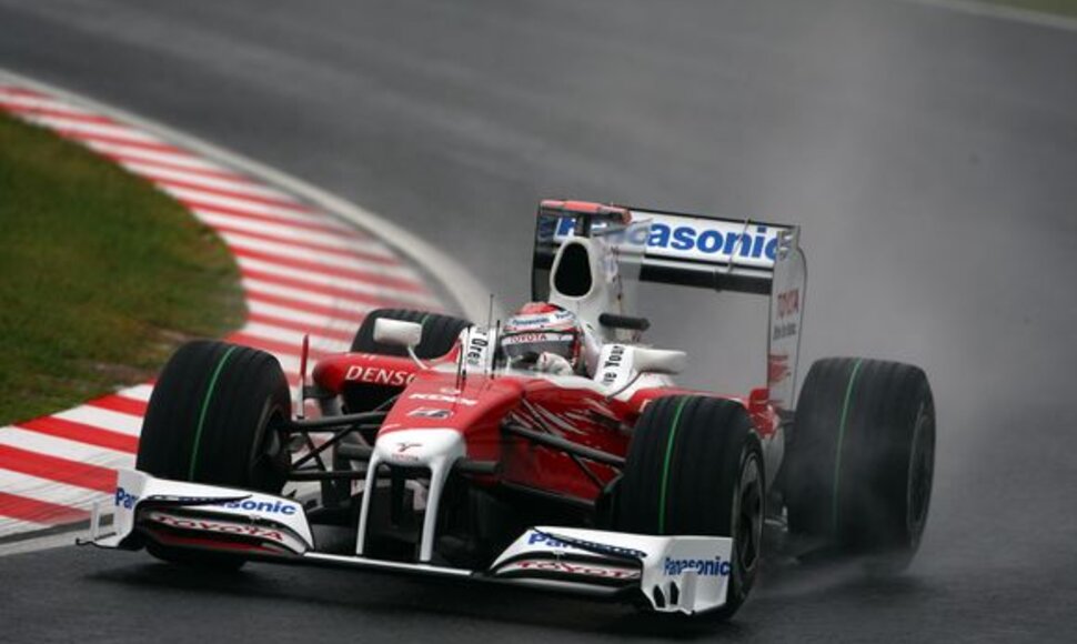 „Toyota“ visiškai traukiasi iš „Formulės-1“