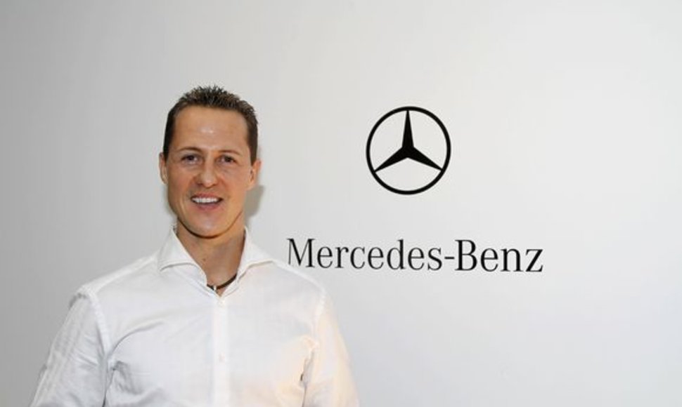 M.Schumacheris pasirašė metų sutartį su „Mercedes“
