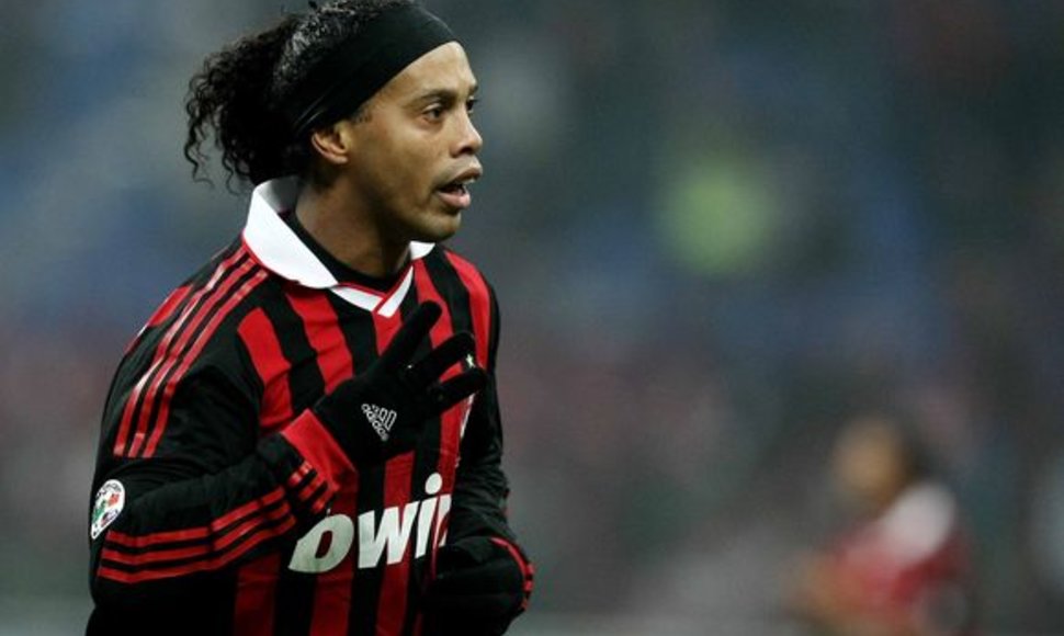 Ronaldinho prieš svarbų derbį tris dienas linksminosi viešbutyje