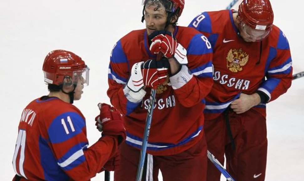 Rusijos ledo ritulininkų viltys tapti čempionais žlugo anksti