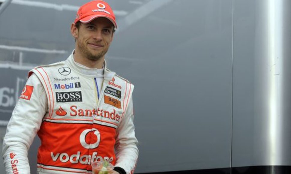 J.Buttonas mano, kad M.Schumacheris Bahreine bus greitas