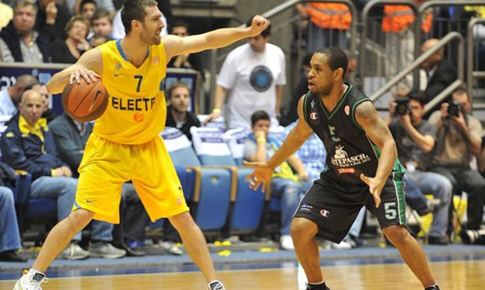 „Maccabi“ krepšininkai į „Monterpaschi“ krepšį per kėlinį pelnė 43 taškus