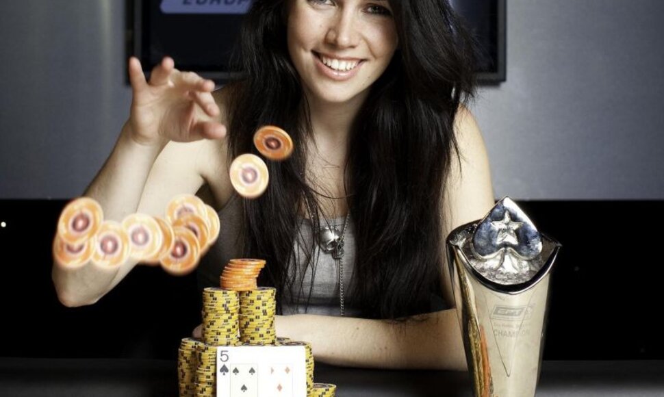 įveikusi 1 240 pokerio žaidėjų čempionės titulą ir 1,25 mln. eurų laimėjo pokerio profesionalė britė Liv Boeree.
