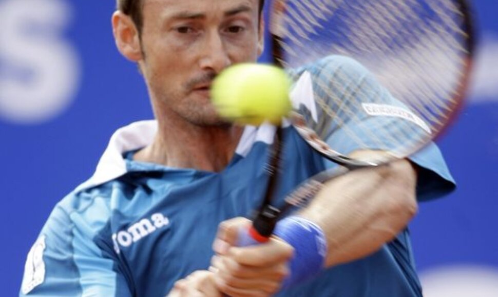 J.C.Ferrero nusileido olandui