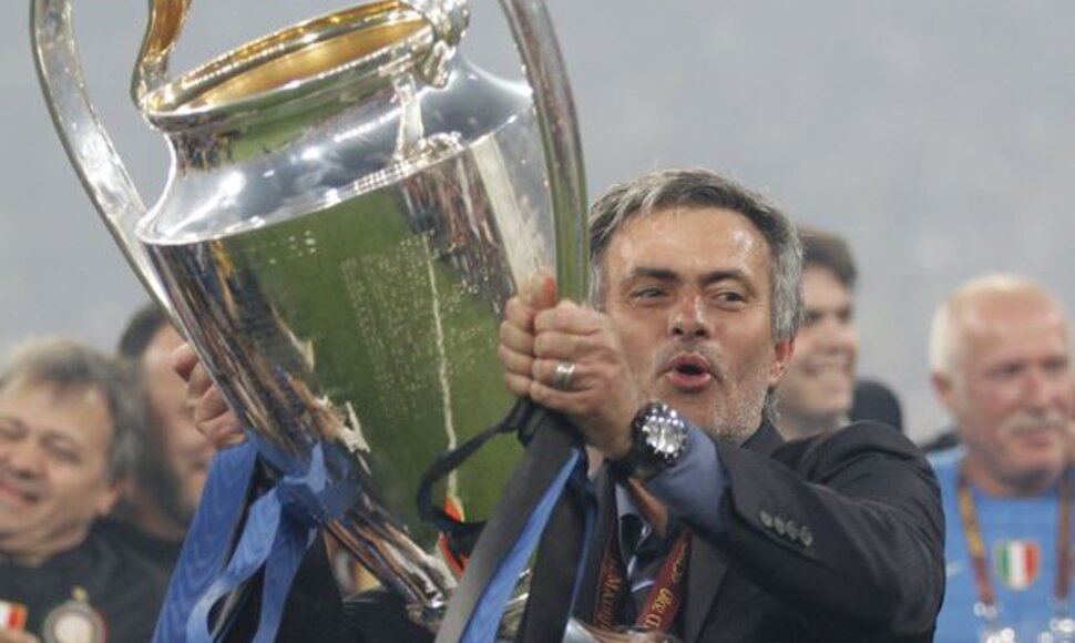 J.Mourinho per savo karjerą laimėjo jau dvi UEFA čempionų lygos taures