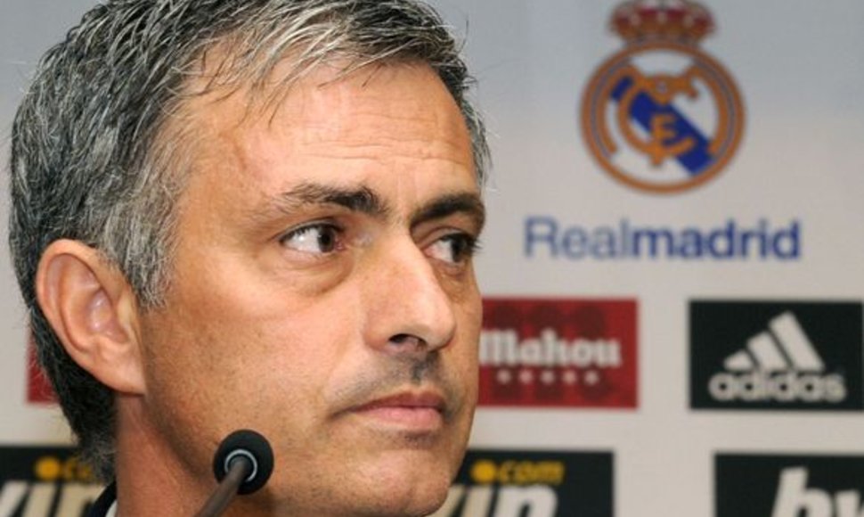 J.Mourinho su Madrido komanda pasirašė 4 metų sutartį