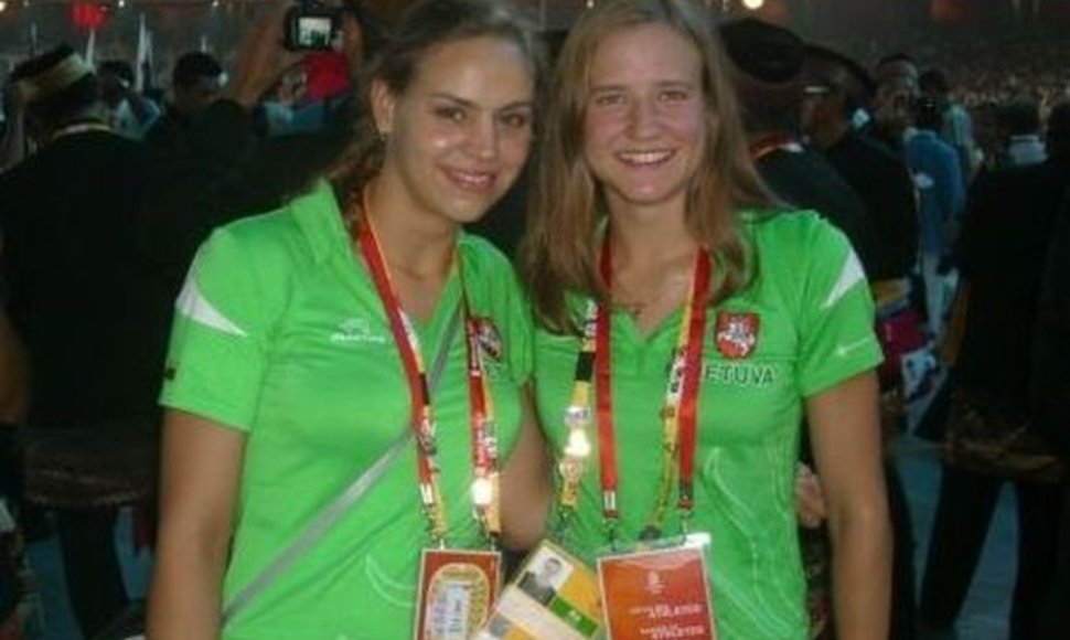 Raminta Dvariškytė (kairėje) Pekino olimpiadoje su Rugile Mileišyte