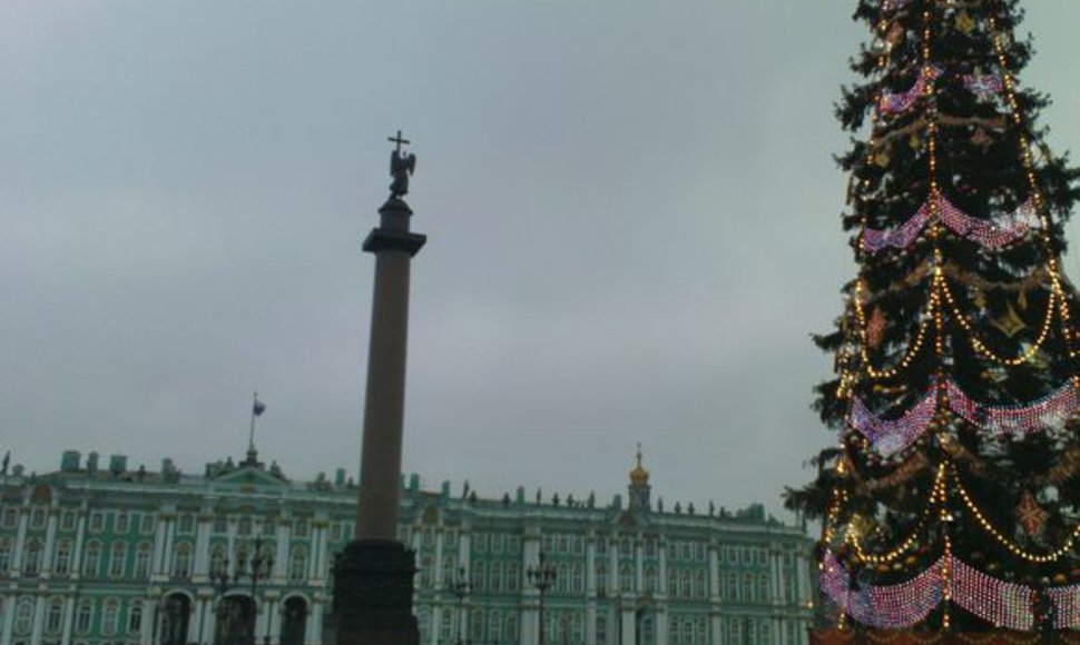 Sankt Peterburge žiemą šviesu būna vos kelias valandas