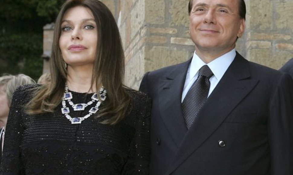 V.Lario ir S.Berlusconis