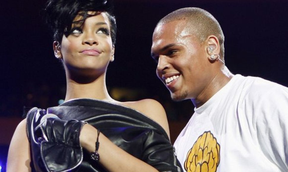 Rihanna ir Chrisas Brownas.