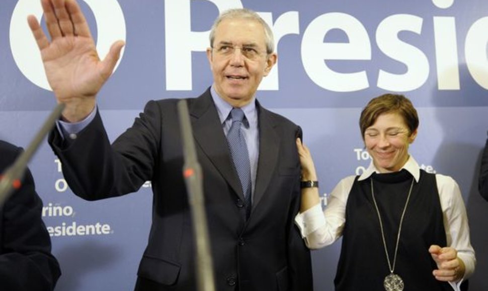 Socialistas Emilio Perezas Torino pripažino pralaimėjimą opozicinei konservatyviajai Liaudies partijai.