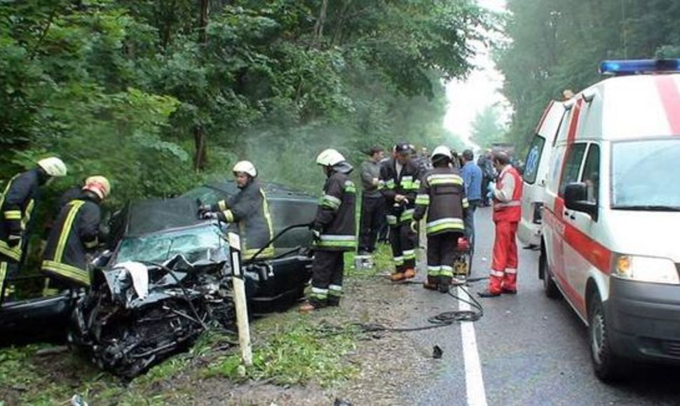 Per avariją prie Ukmergės nukentėjo trys žmonės.