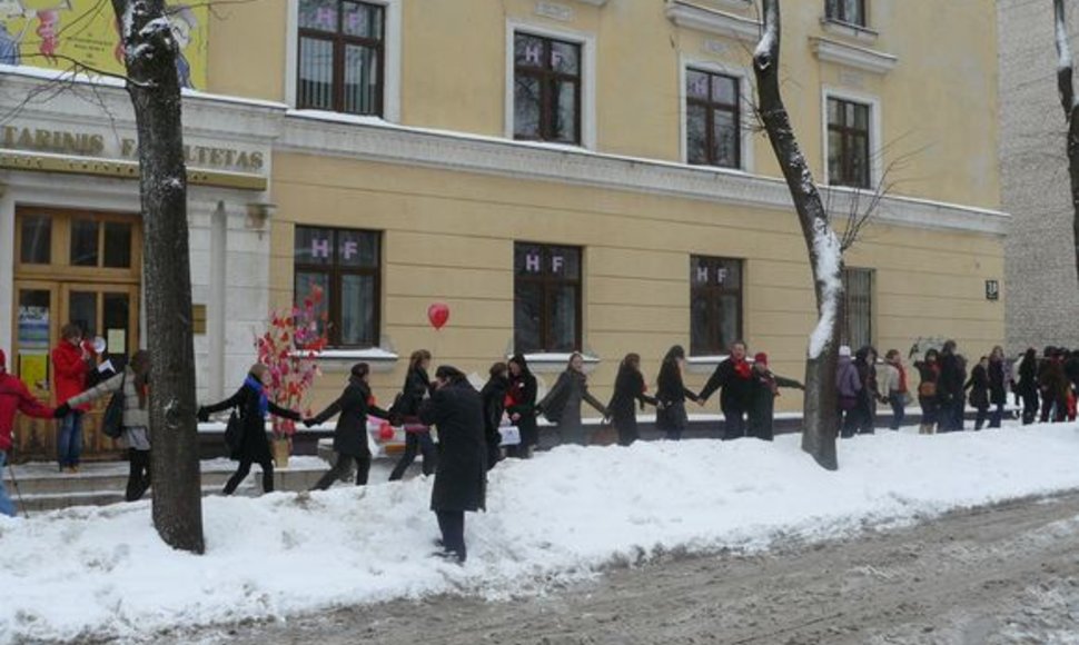 Šiaulių universiteto studentai mini Valentino dieną.