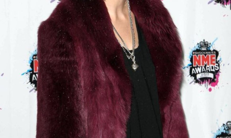 Juodaplaukė Agyness Deyn