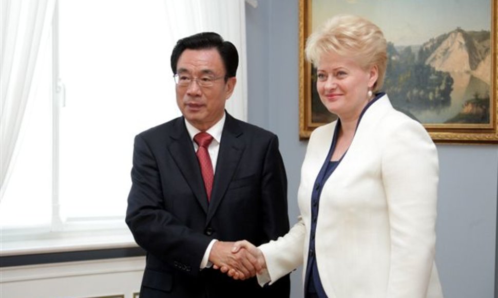 Prezidentė D.Grybauskaitė su Kinijos komunistų partijos centrinio komiteto nariu He Guoqiangu