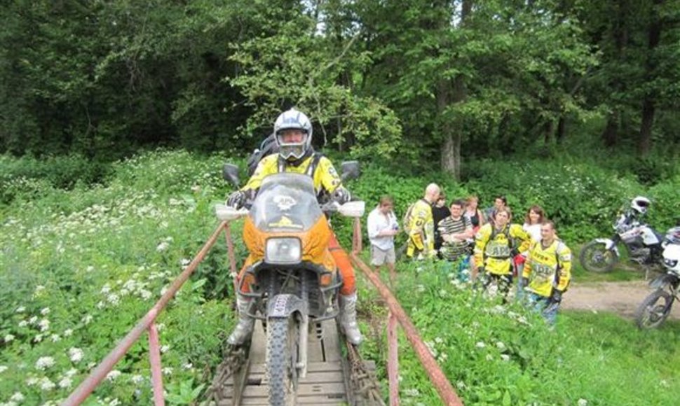 Žygis motociklais „Aplink Lietuvą 2010“ prasidėjo.