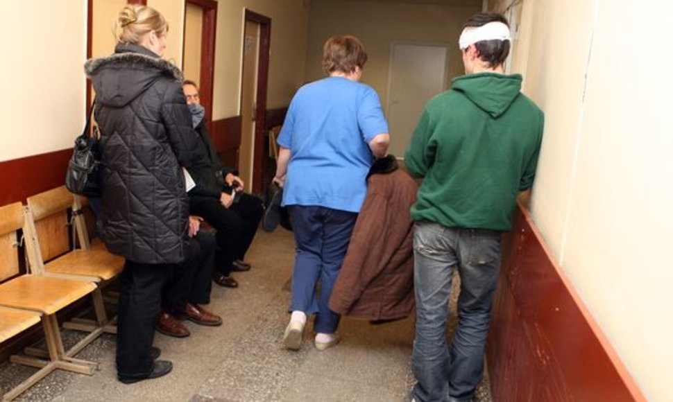 Antradienį Kauno Raudonojo Kryžiaus ligoninės Traumatologijos punktą  užplūdo įvairius sužalojimus patyrę kauniečiai. 