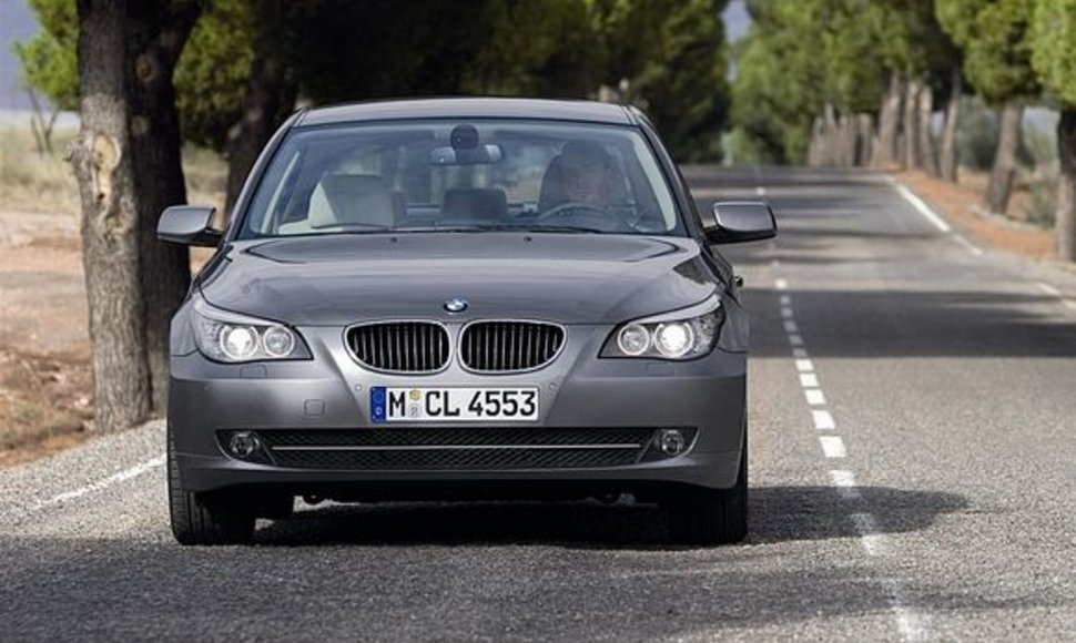 Populiariausia serija Lietuvoje BMW 5