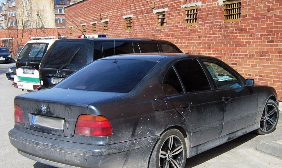 Policijos sulaikytas marihuanos mėgėjų BMW.