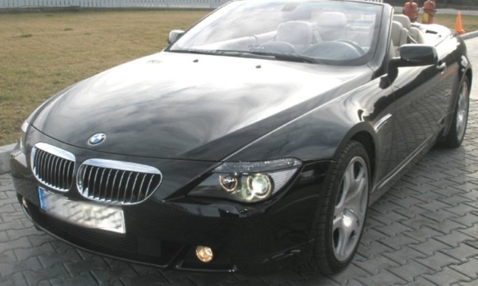 Ilgapirščiai nugvelbė panašų į šį BMW kupė automobilį.