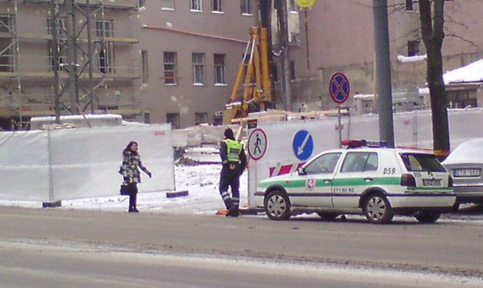 Pėsčioji įkliūva pareigūnui