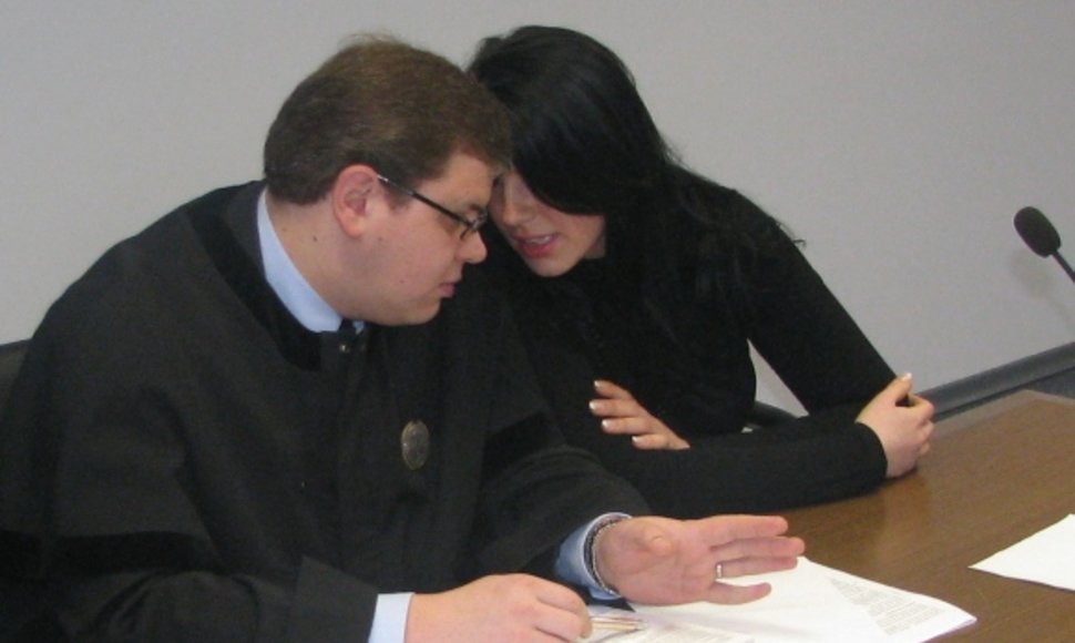Naujasis L.Stankūnaitės advokatas nėra naujokas teismų salėse. Pavyzdžiui, dar 2006 metais V.Vasilionokas bandė padėti garsiam buvusios „Vilniaus brigados“ nariui Igoriui Achremovui lygtinai išeiti į laisvę.