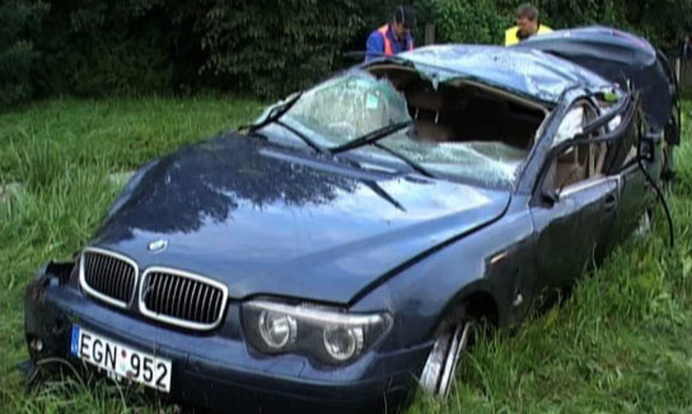 Ekspertai nustatė, kad prieš avariją šio BMW vairuotojas kone dvigubai viršijo leistiną greitį.
