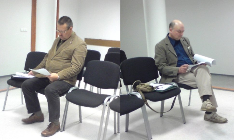 Nepriklausomas auditorius M.Stankevičius (kairėje) ir FNTT specialistas V.Kliauba teismui pateikė prieštaraujančias išvadas apie statybų įmonės mokumą.