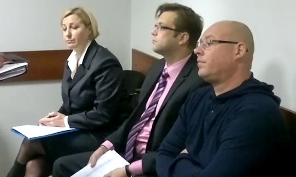 Kaltinamieji (iš kairės) Lina Andriuškevičienė, Petras Butkevičius ir Arūnas Antanaitis teisme