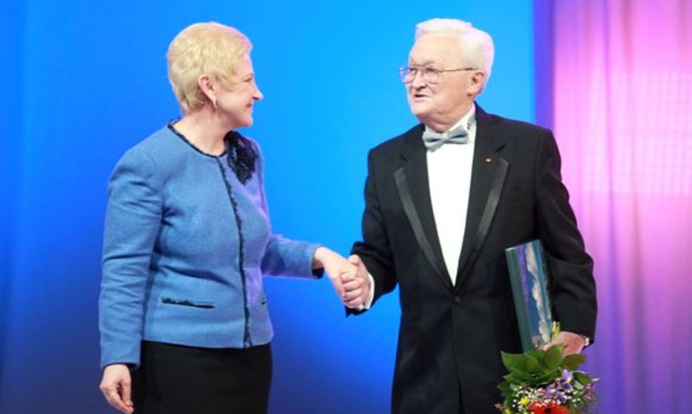 Irena Degutienė pasveikino Algimantą Čekuolį