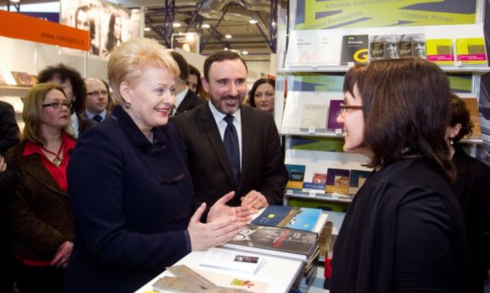 Dalia Grybauskaitė ir Arūnas Gelūnas Vilniaus knygų mugėje