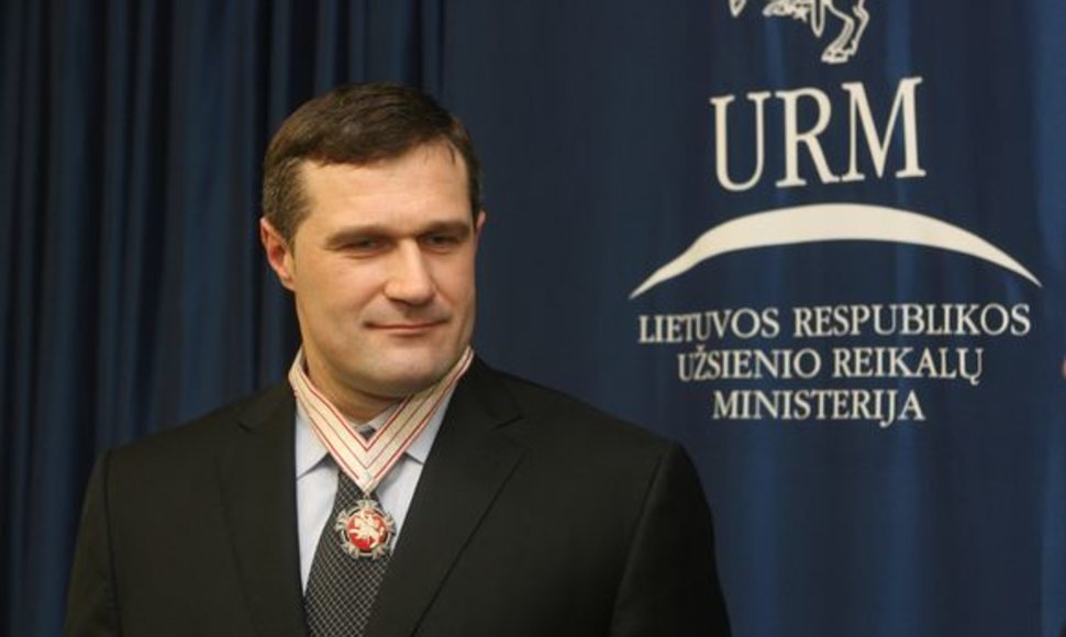 Virgilijų Alekną apdovanojo Užsienio reikalų ministras Vygaudas Ušackas 