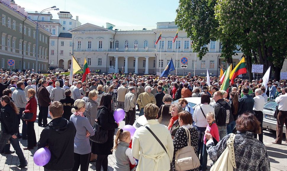 Drąsiaus Kedžio šalininkų minia Vilniuje susirinko į „Teisingumo eiseną“