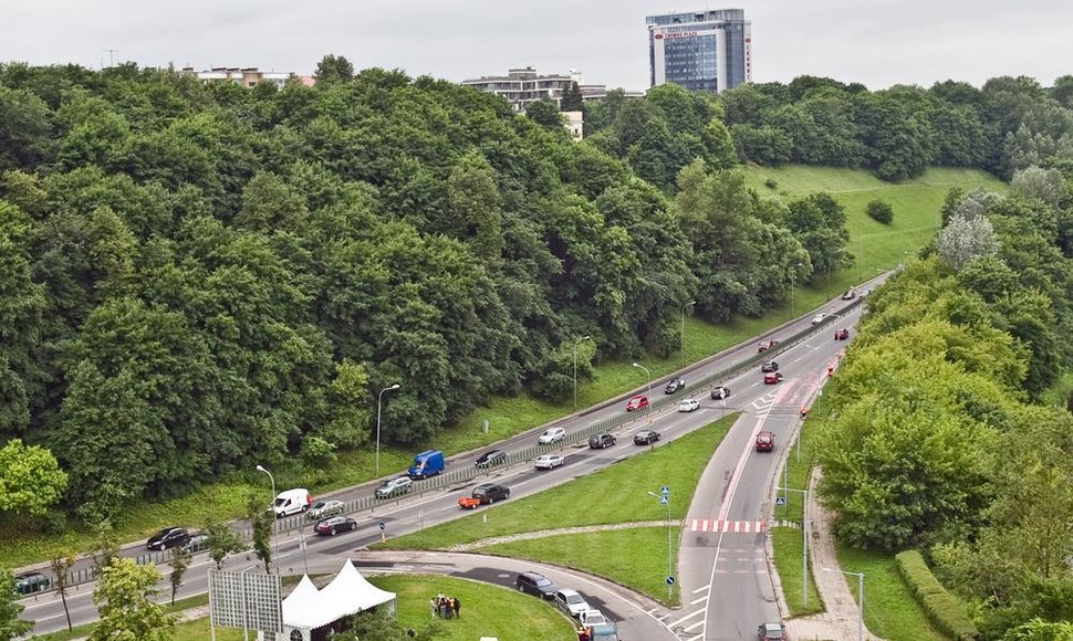 Įkasta simbolinė naujojo viaduko kapsulė.