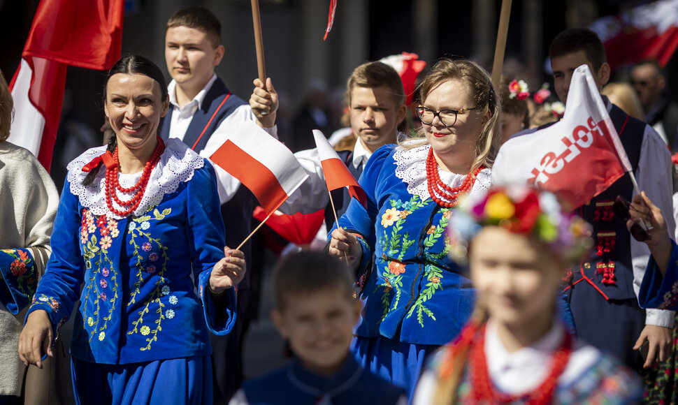 Sostinės gatvėse Lietuvos lenkai minėjo Gegužės 3-iosios Konstitucijos metines