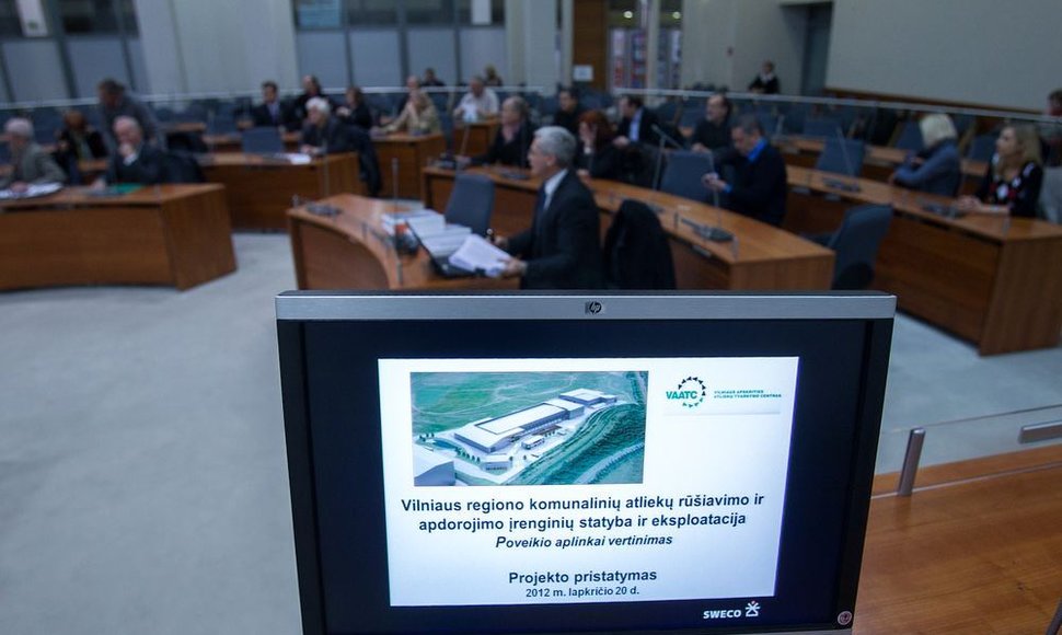 Vilniaus savivaldybės salėje įvyko susitikimas su visuomenę dėl atliekų rūšiavimo gamyklos statybų.