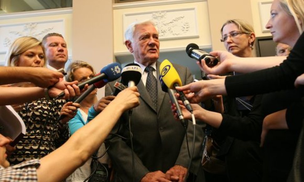 Dešimt metų Prezidento poste išbuvęs Valdas Adamkus baigdamas kadenciją atsisveikina su žiniasklaida.