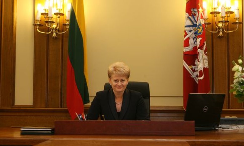 Dalia Grybauskaitė savo kabinete.