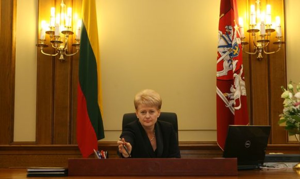 Dalia Grybauskaitė savo kabinete.