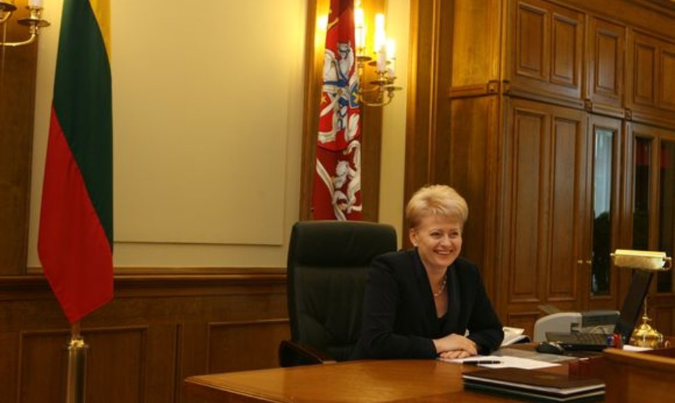 Dalia Grybauskaitė savo kabinete.