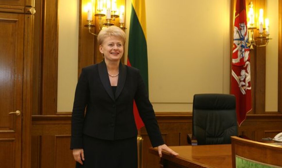 Dalia Grybauskaitė savo kabinete.