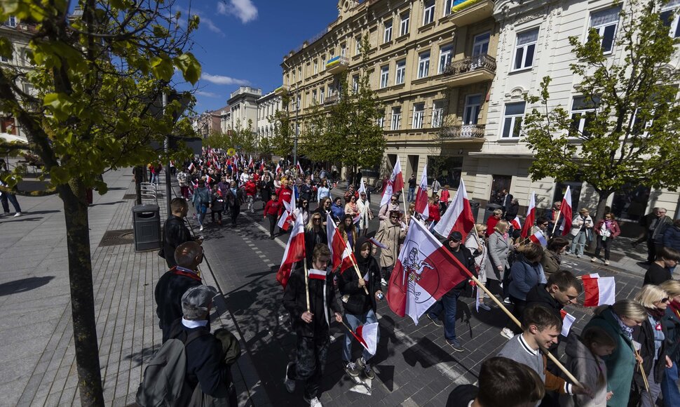Vilniaus gatvėmis žygiavo tūkstančiai Pasaulio lenkų dienos dalyvių