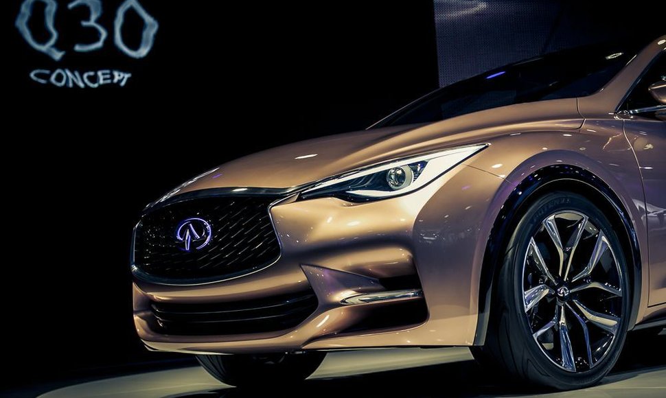 „Infiniti Q30“