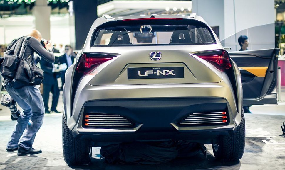 „Lexus LF-NX“