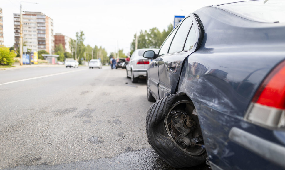 Vilniuje L. Asanavičiūtės g. įvyko masinė avarija