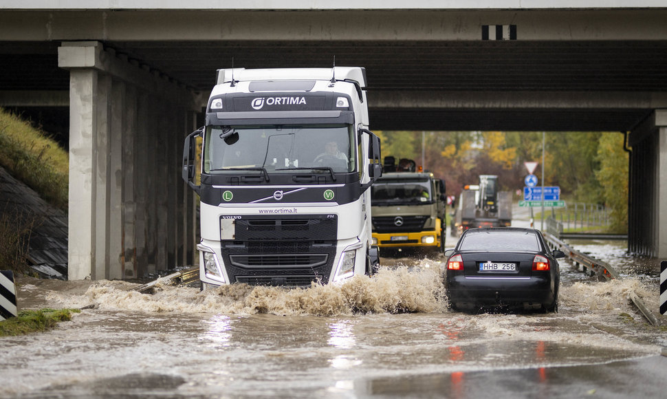 Potvynis po Avižienių viaduku