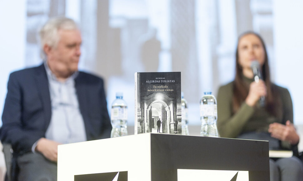Algirdo Toliato knygos &bdquo;Tu niekada nevaik&scaron;čiosi vienas&ldquo; pristatymas