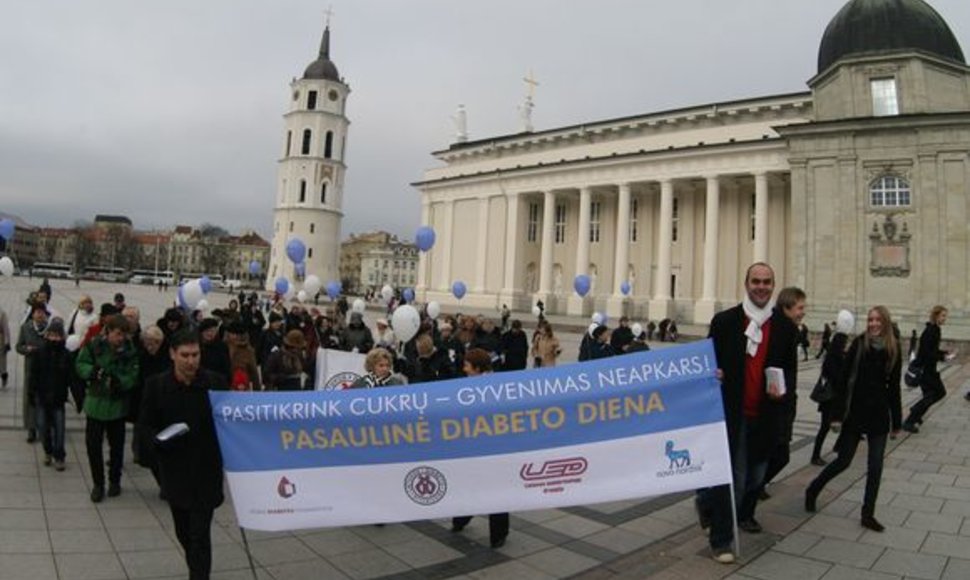 Lapkričio 14-ąją pasaulyje minima Tarptautinė diabeto diena. Skirtingais duomenimis, šia liga Lietuvoje serga nuo 5 proc. iki 9 proc. gyventojų, o visame pasaulyje yra per 285 mln. diabetininkų.