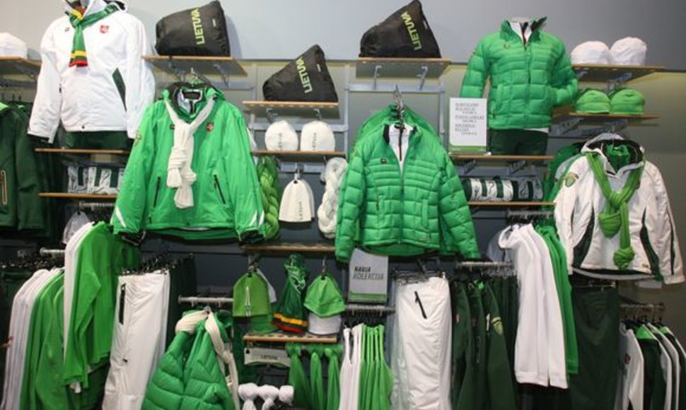 Naują olimpinės aprangos kolekciją pristatė slidininkai.