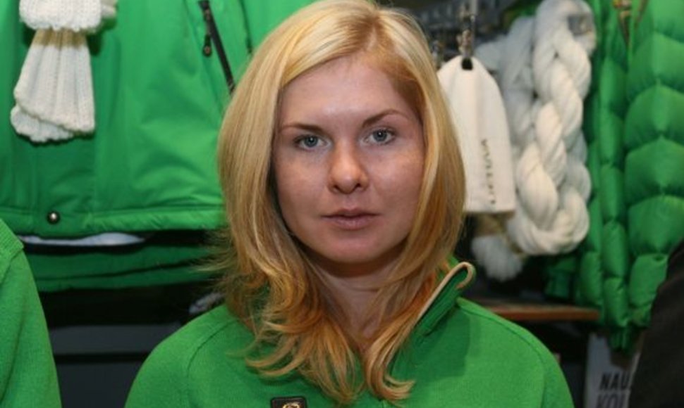 Naują olimpinės aprangos kolekciją pristatė slidininkė I.Terentjeva.